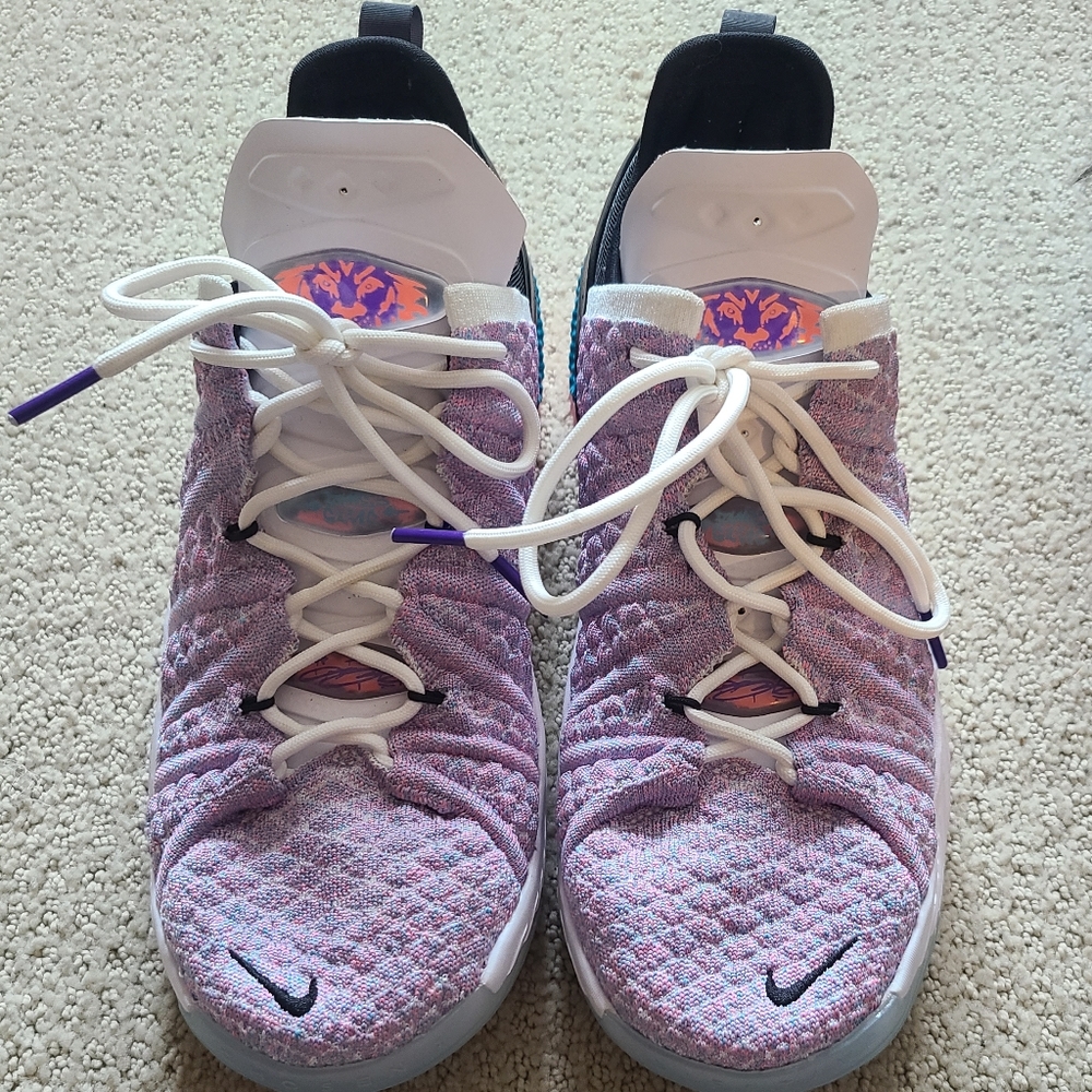 Nike LeBron 18 XVIII Graffiti